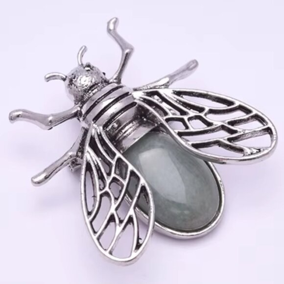 Green Aventurine Stone Bee Brooch Pendant Necklace Healing Gemstone Pendant - Picture 1 of 3